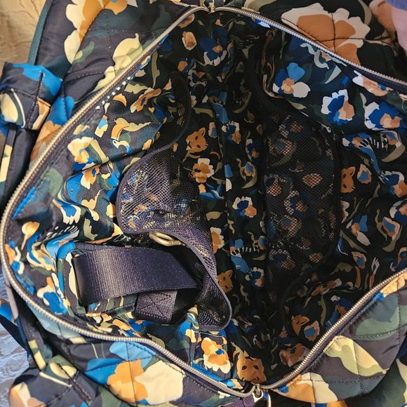 Vera Bradley Weekender - Picture 3 of 4